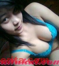 cewek pendiam lagi sange