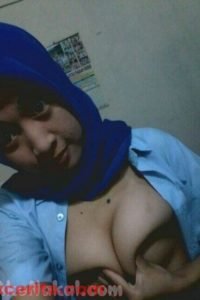 cewe berhijab sange